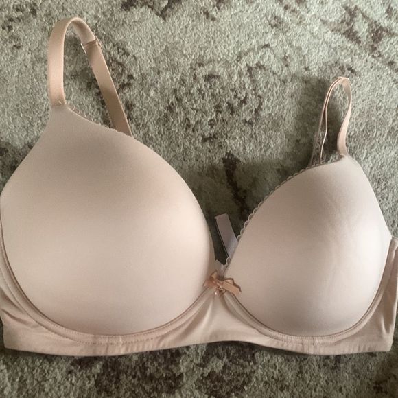 Victoria’s Secret tan body by Victoria unlined bra size 36DD - Picture 2 of 12